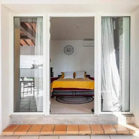 Neuf Avec Acces Piscine Апартаменты *