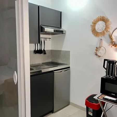 Neuf Avec Acces Piscine *