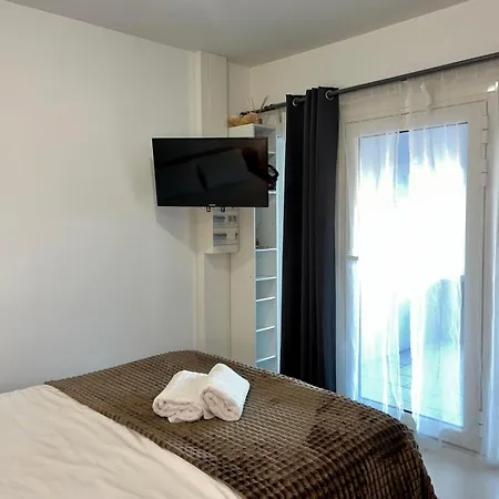 Neuf Avec Acces Piscine