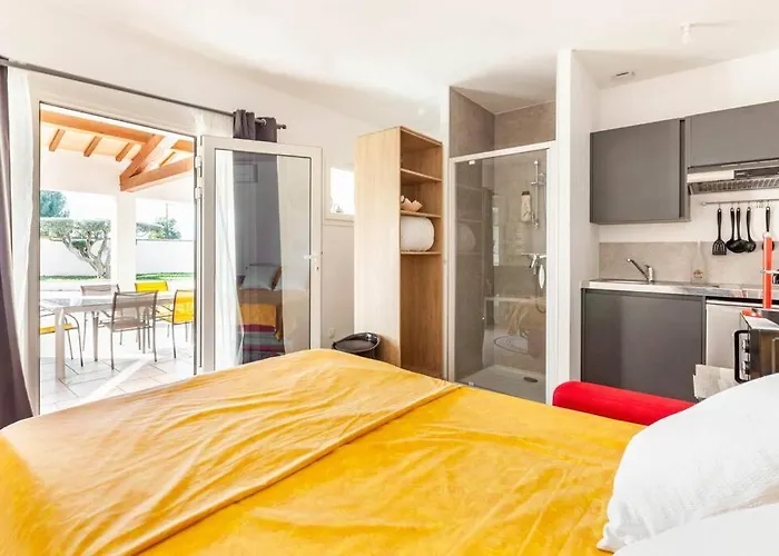 Neuf Avec Acces Piscine Apartment *