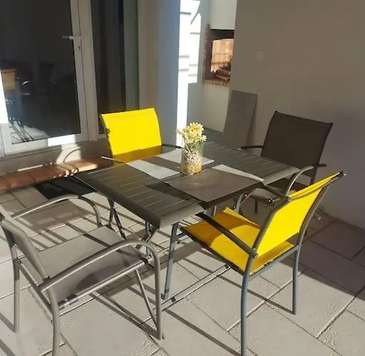 Neuf Avec Acces Piscine Apartment Valergues