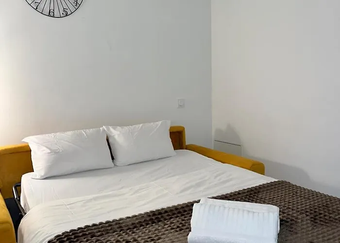 Apartment Neuf Avec Acces Piscine Valergues